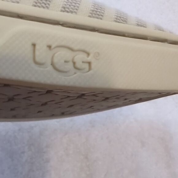 UGG Australian New Gray and White Eyan Espadrille Sneakers Size 8.5 - Picture 6 of 6